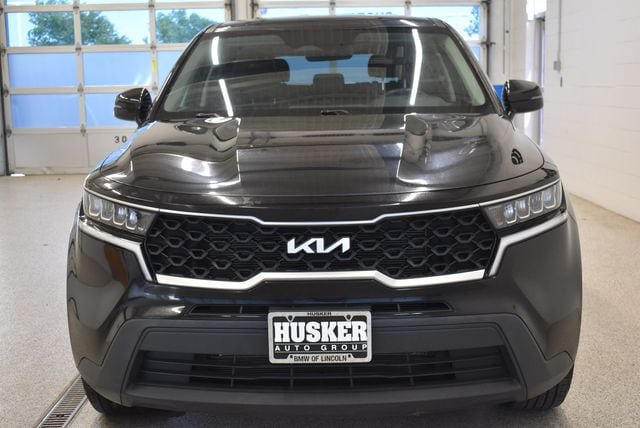 Used 2023 Kia Sorento LX AWD/4WD image 3