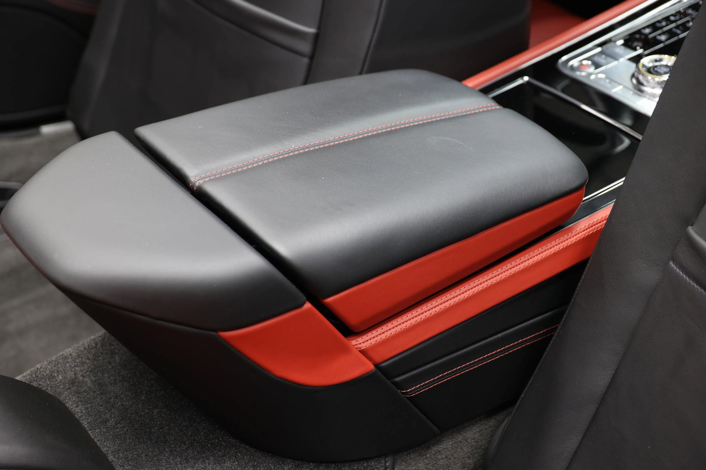 Used 2020 Bentley Continental GT V8 image 96