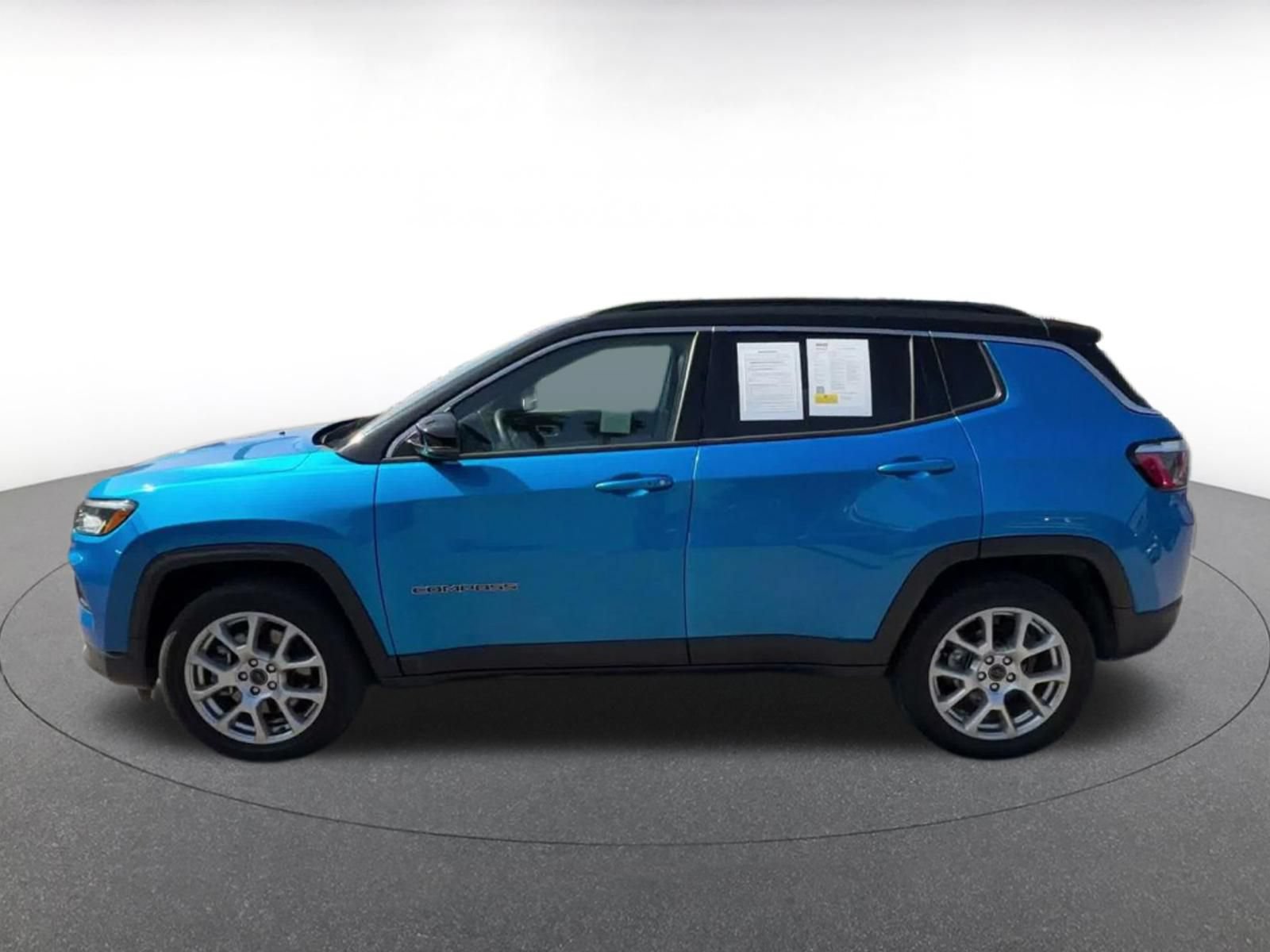 Used 2025 Jeep Compass Limited AWD/4WD image 8