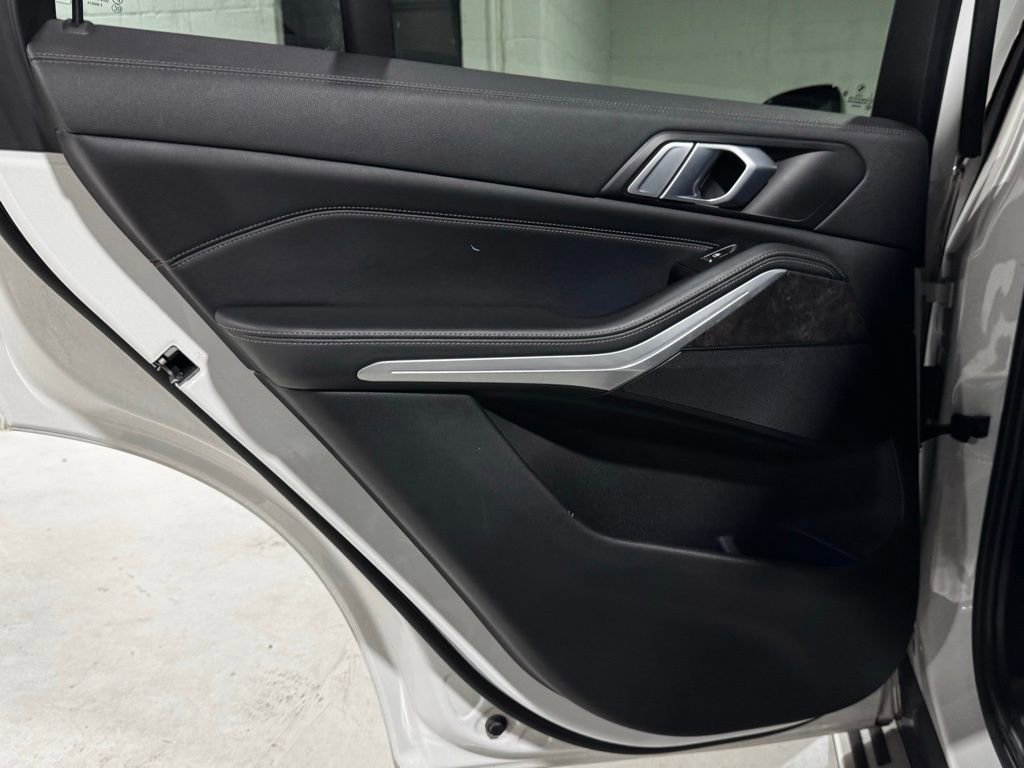 Used 2023 BMW X5 xDrive40i w/ Premium Package image 26