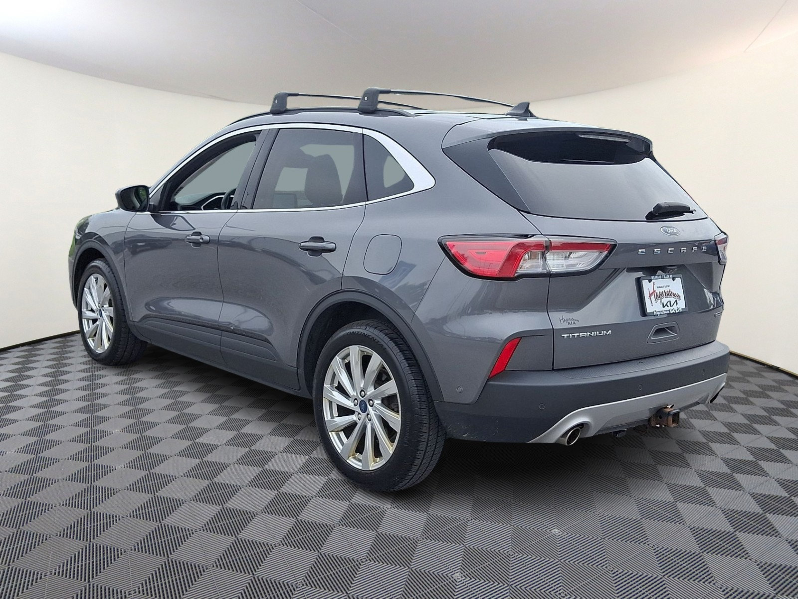 Used 2021 Ford Escape Titanium w/ Titanium Elite Package AWD/4WD image 4