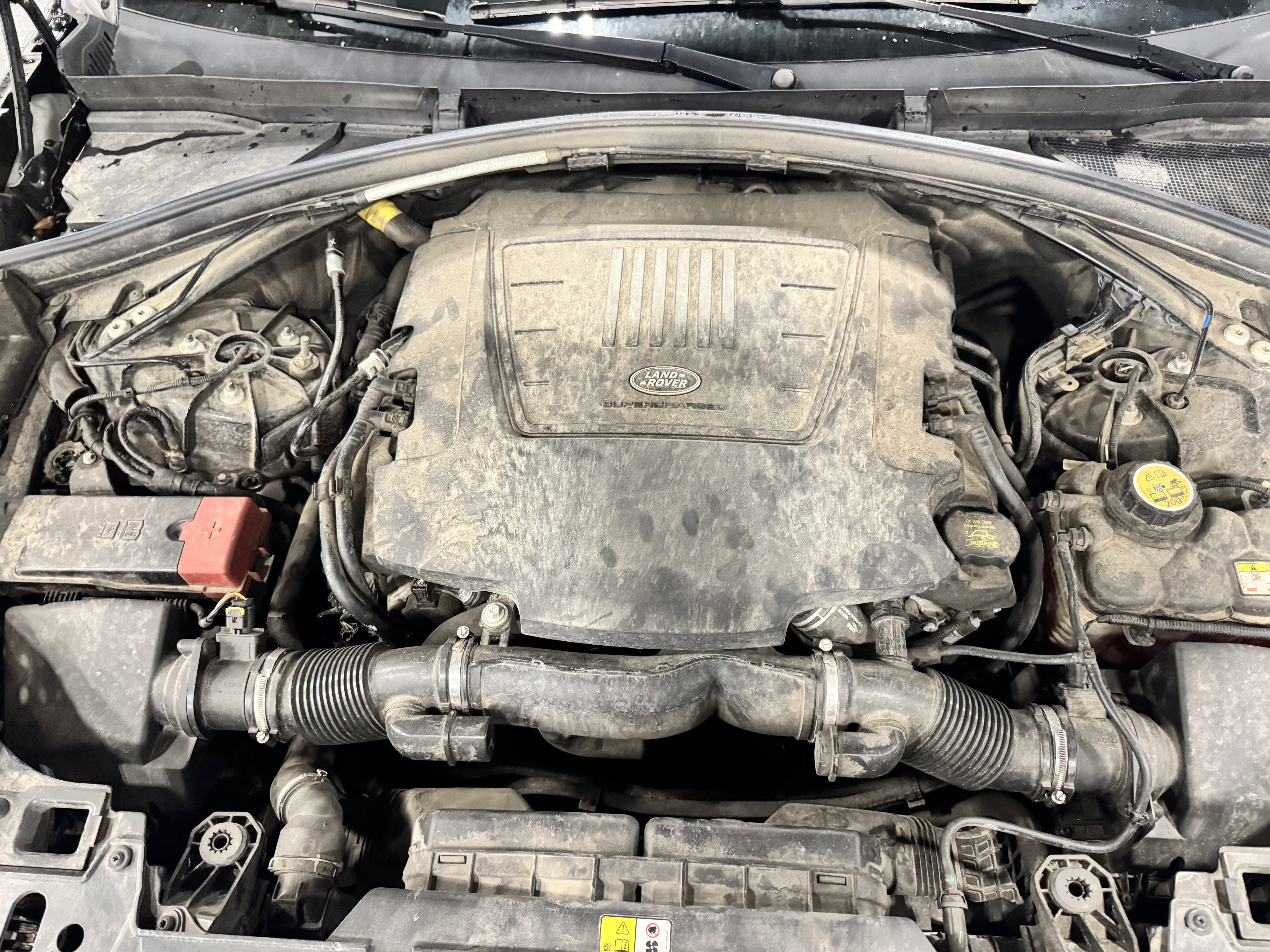 Used 2019 Land Rover Range Rover Velar R-Dynamic SE image 16