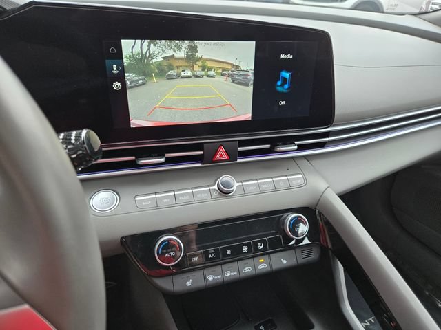 Certified 2025 Hyundai Elantra SEL FWD image 29