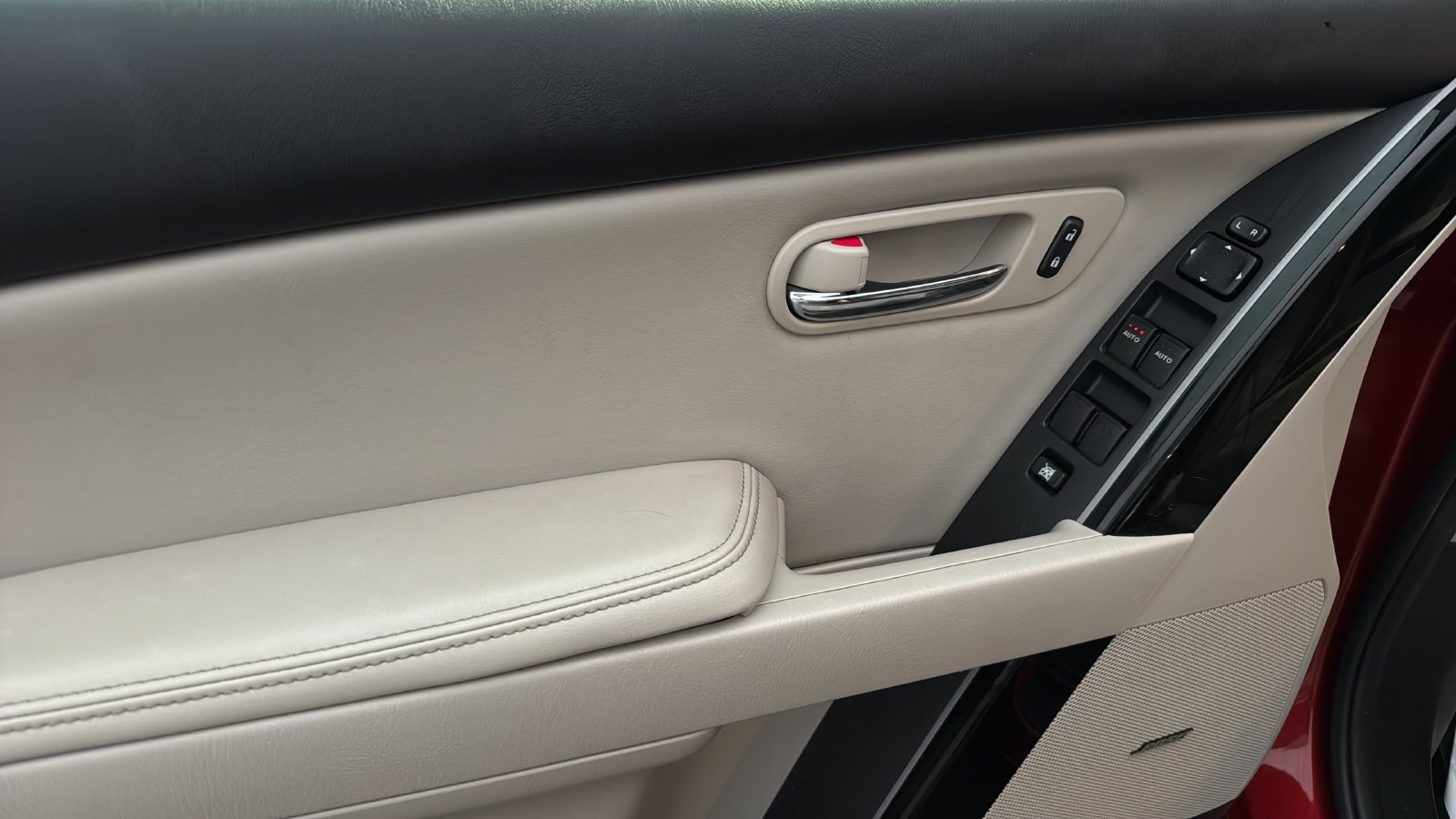 Used 2011 MAZDA CX-9 Touring w/ Moonroof & Bose Audio Pkg FWD image 11