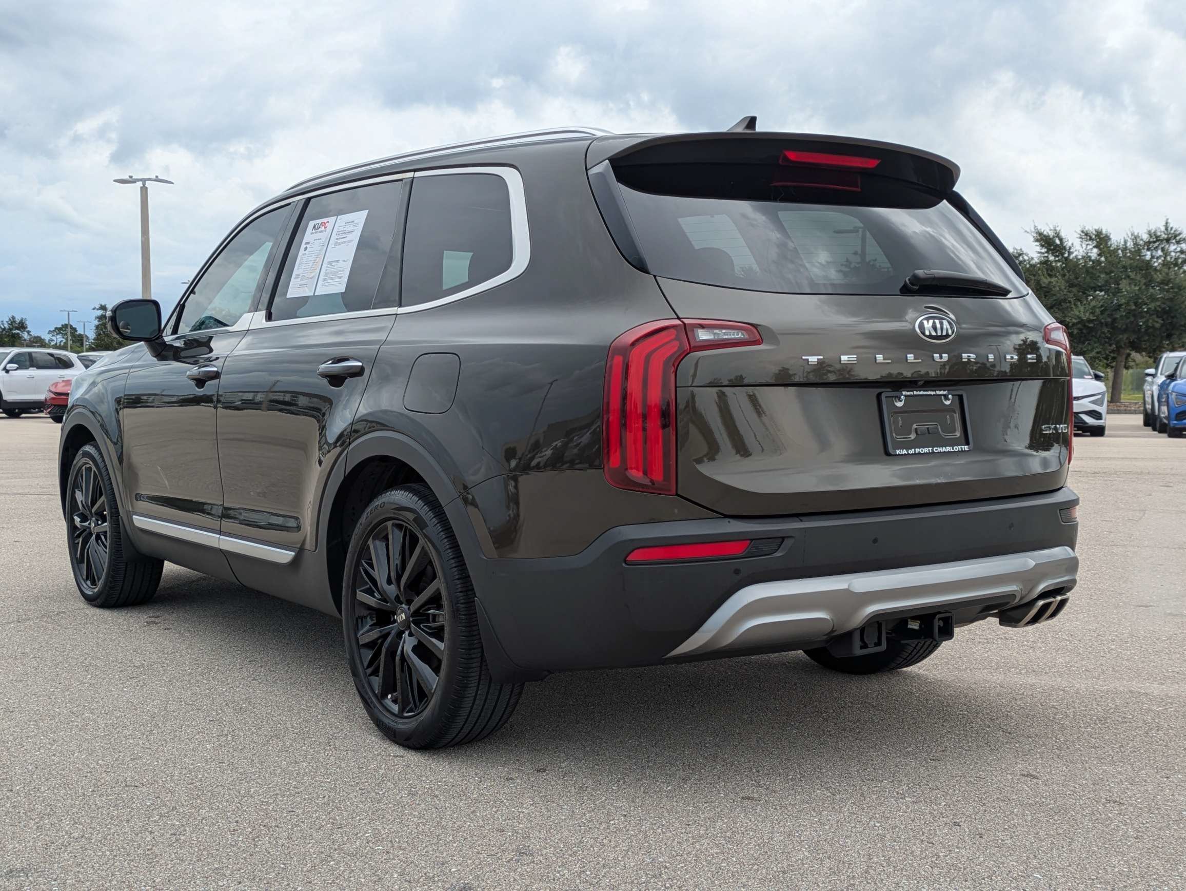 Certified 2021 Kia Telluride SX w/ Towing Package FWD image 7