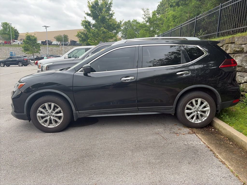 Used 2018 Nissan Rogue SV AWD/4WD image 4