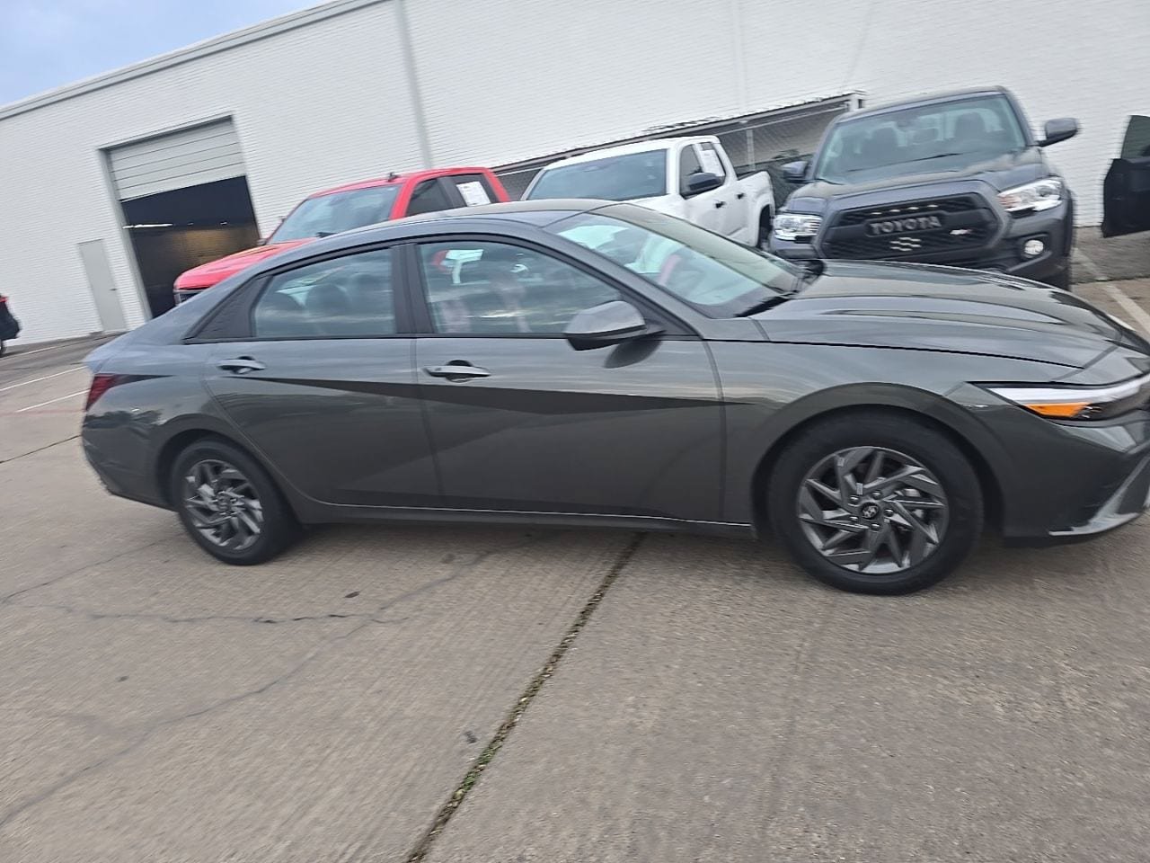 Used 2024 Hyundai Elantra SEL FWD image 6