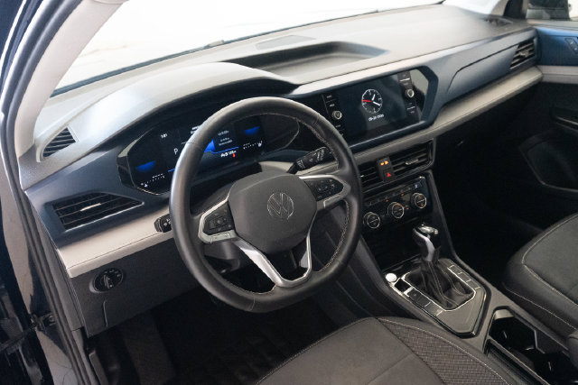 Used 2024 Volkswagen Taos SE FWD image 4