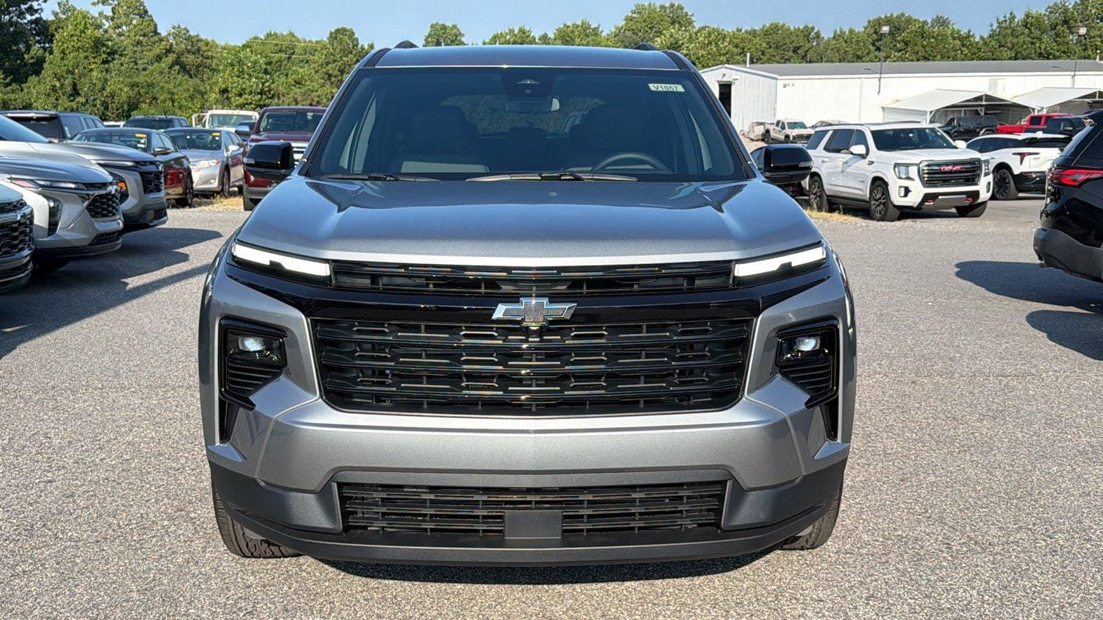 New 2027 Chevrolet Traverse LT w/ Midnight/Sport Edition FWD image 2
