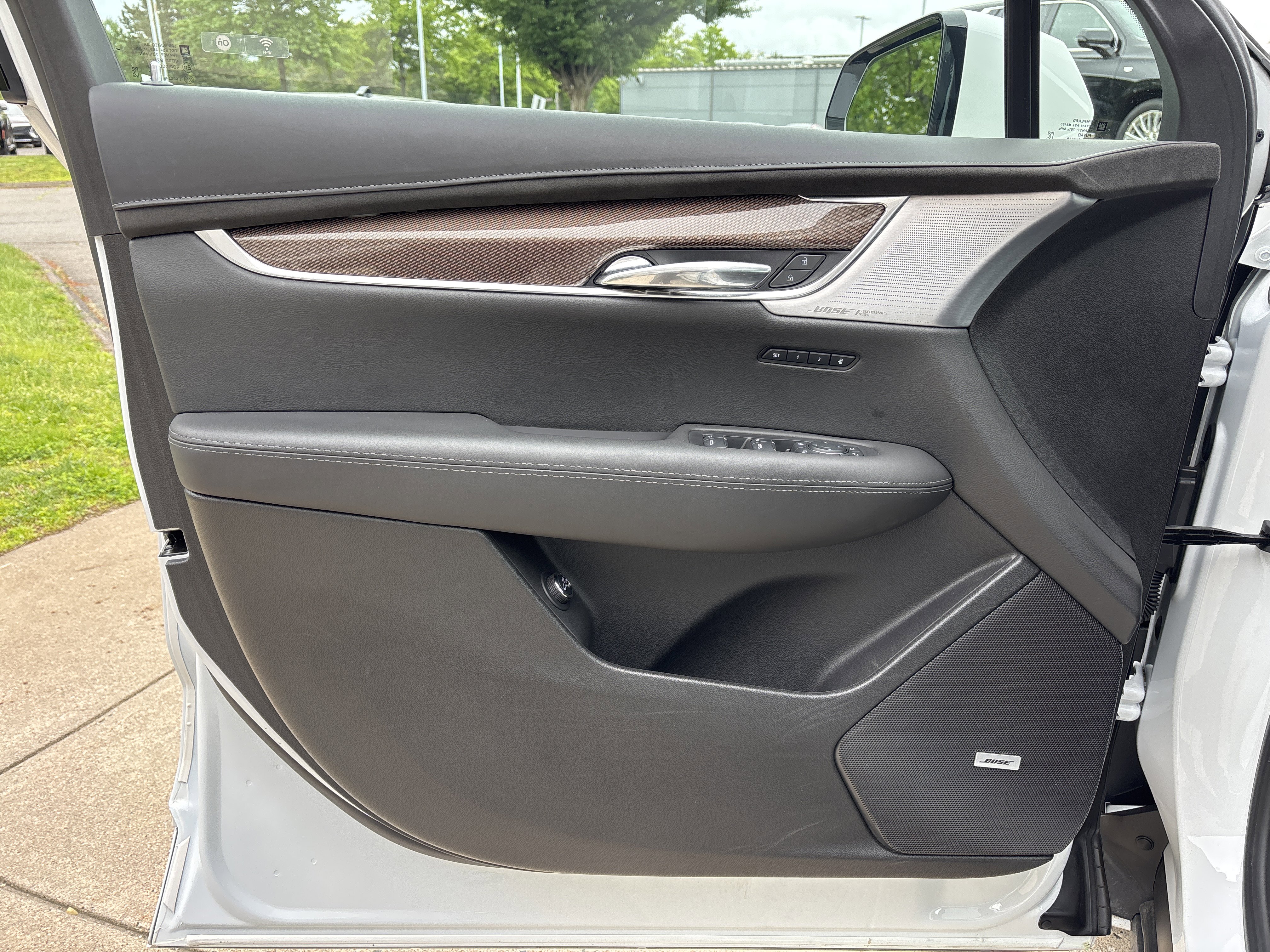 Used 2024 Cadillac XT6 Premium Luxury w/ Platinum Package image 21