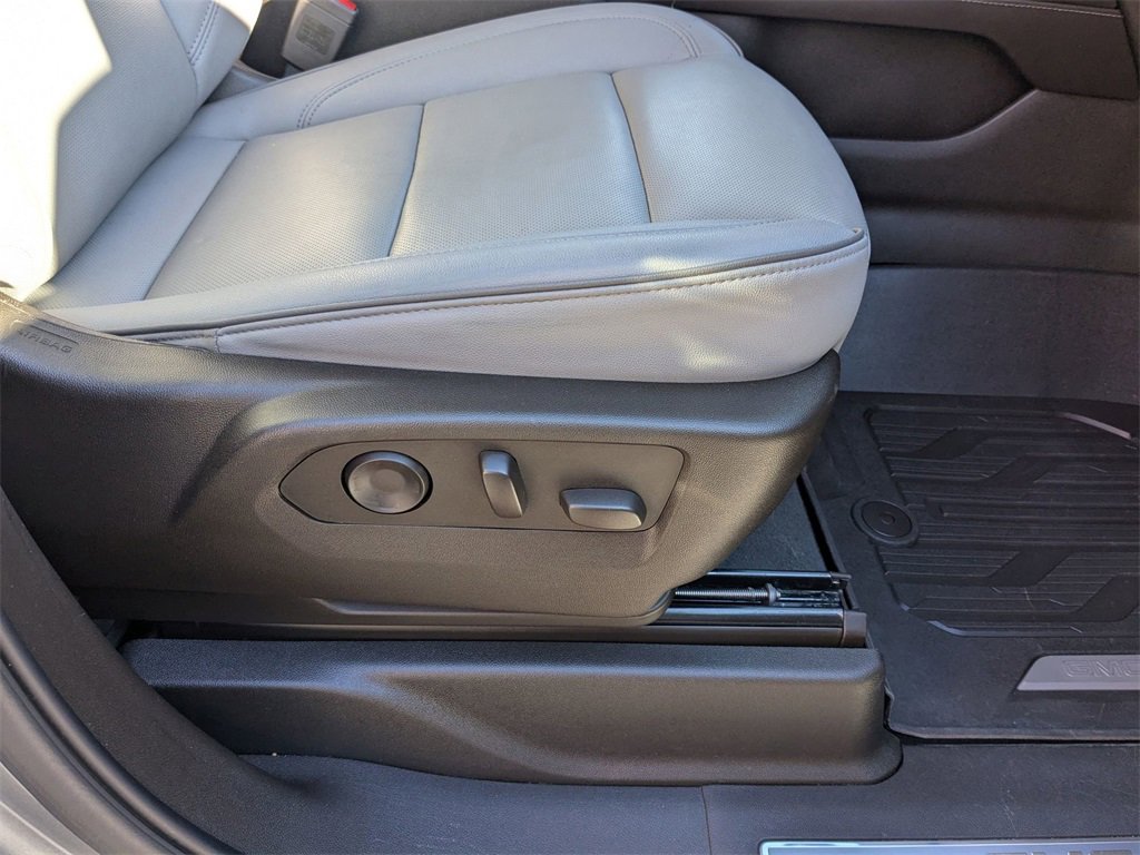 Certified 2024 GMC Yukon XL SLT w/ SLT Luxury Package image 31