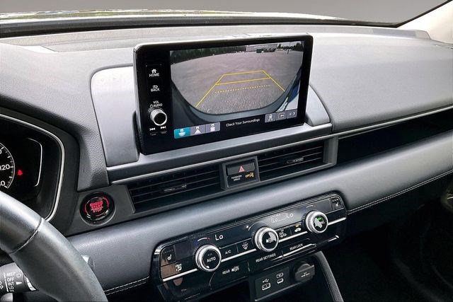 Certified 2025 Honda Pilot Touring image 14