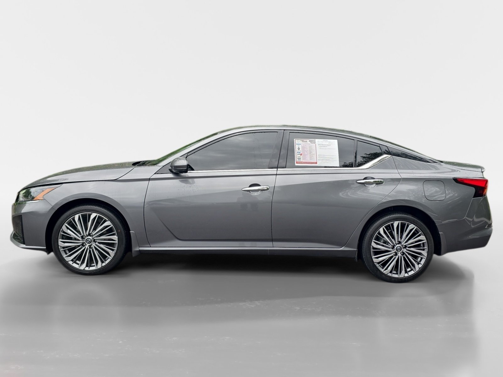Certified 2025 Nissan Altima 2.5 SL AWD/4WD image 2