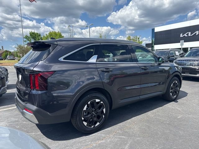 Certified 2025 Kia Sorento S w/ Panoramic Sunroof Package image 5