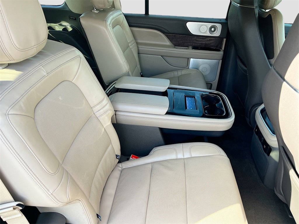 Used 2024 Lincoln Navigator Reserve image 30