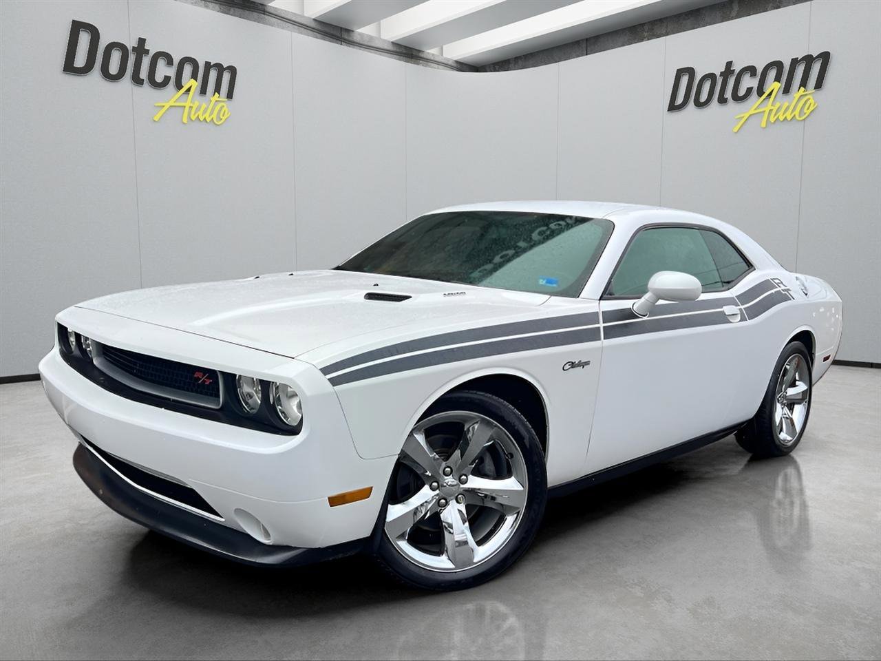 Used 2012 Dodge Challenger R/T image 2