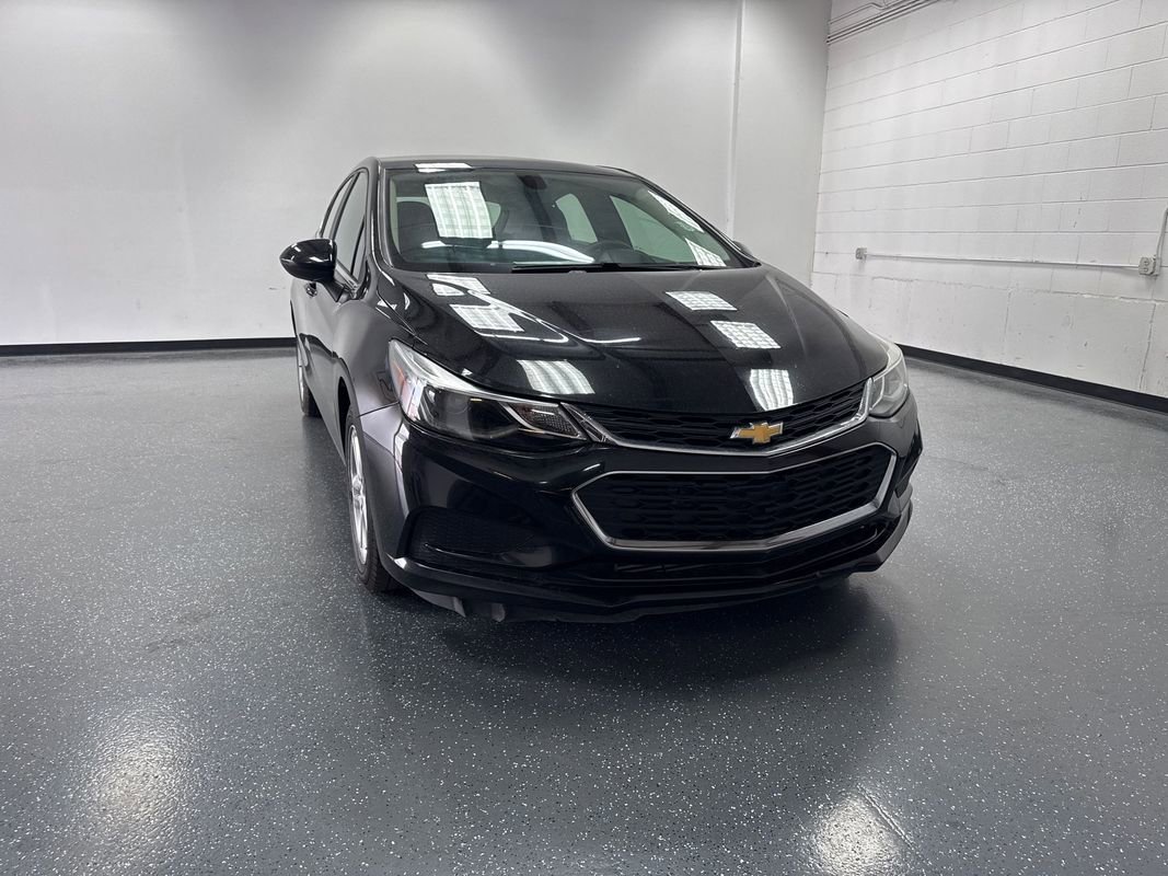 Used 2018 Chevrolet Cruze LT w/ Convenience Package