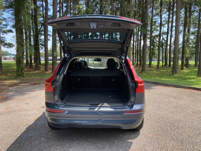 Used 2023 Volvo XC60 B5 Core image 18