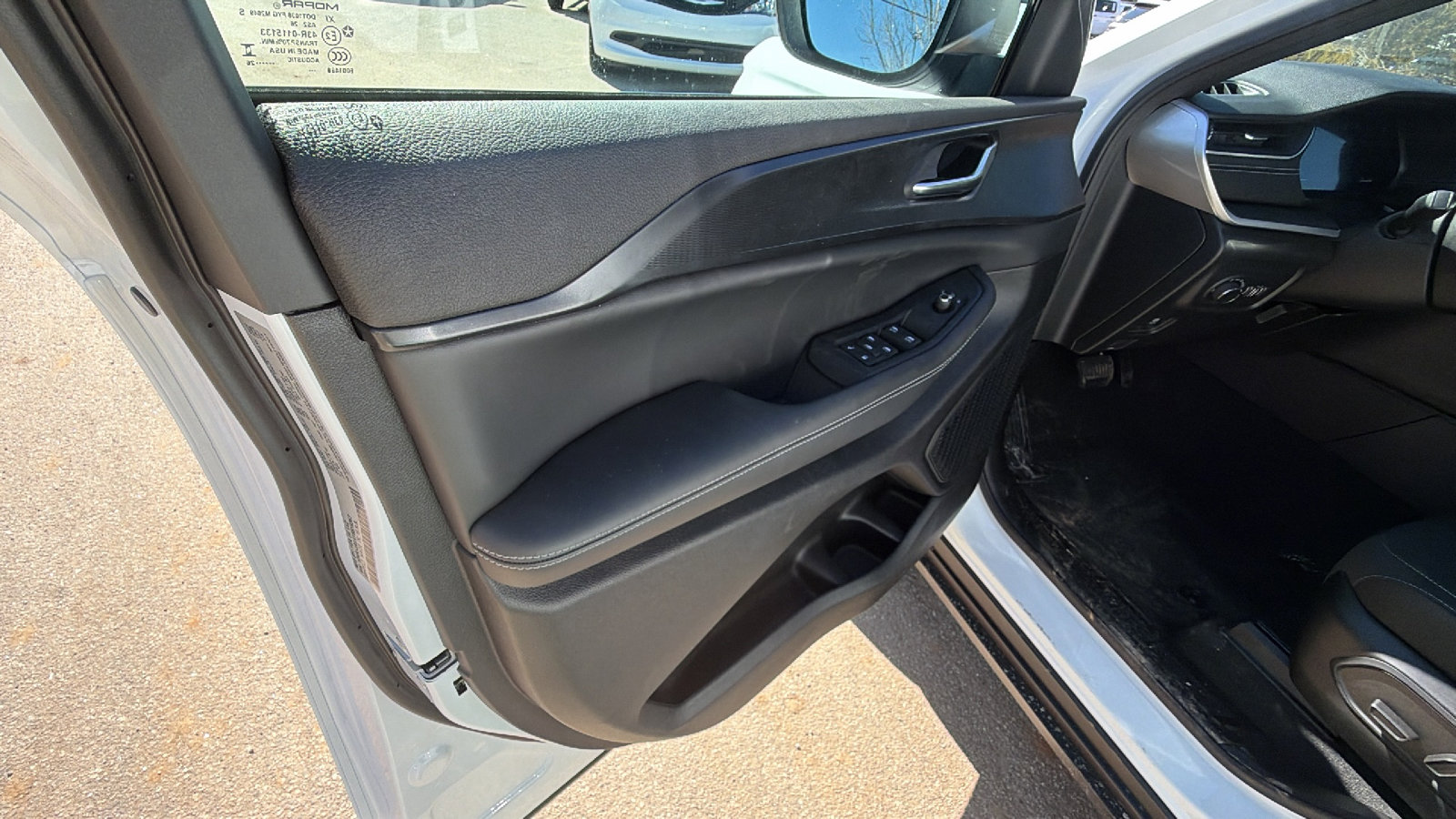 New 2026 Jeep Grand Cherokee L Laredo image 14