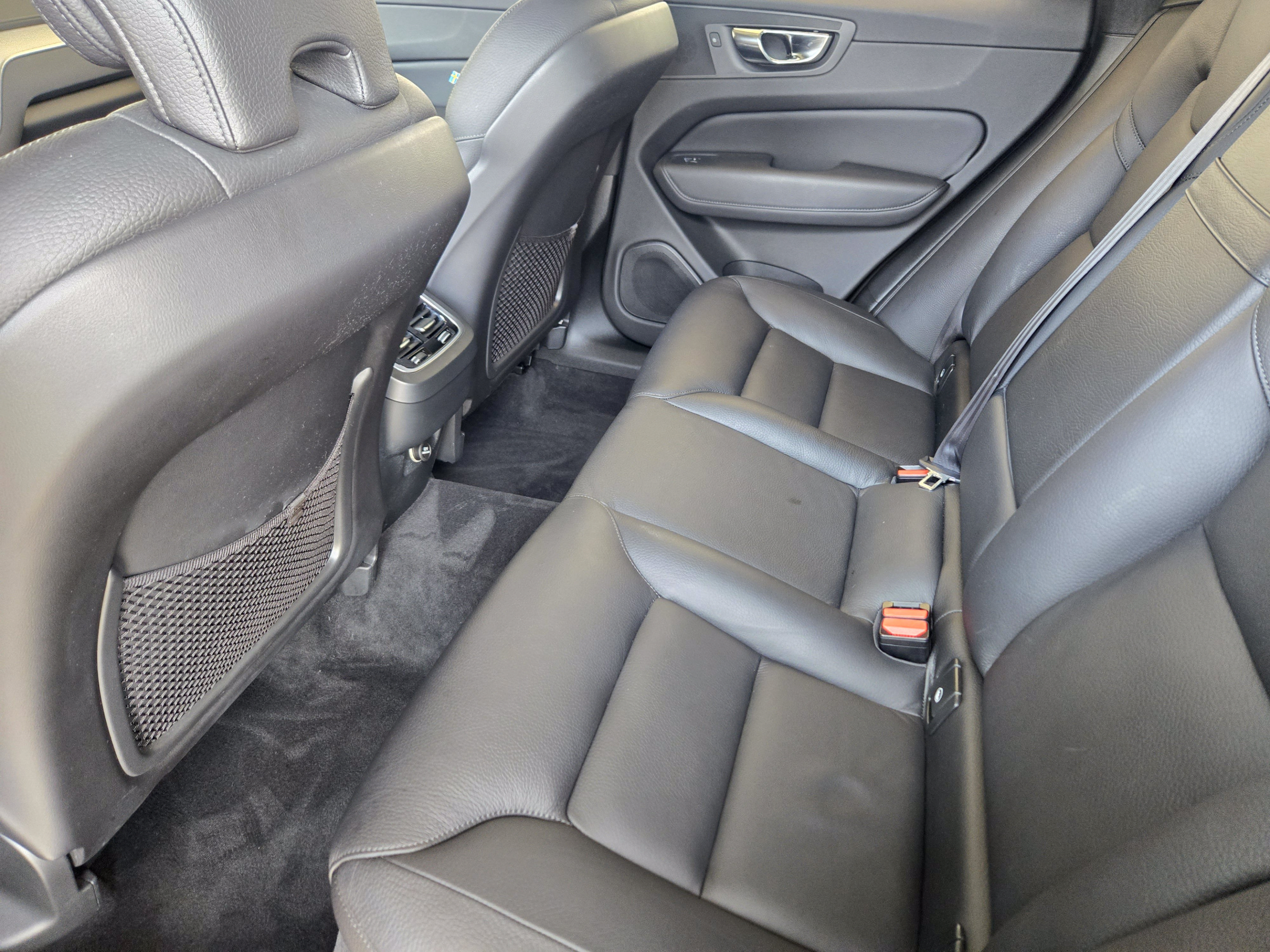 Used 2019 Volvo XC60 T6 Inscription w/ Protection Package Premier AWD/4WD image 29