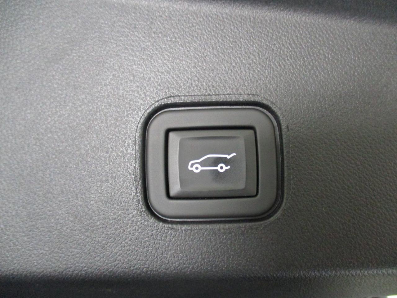 Used 2024 Cadillac Lyriq Sport image 14