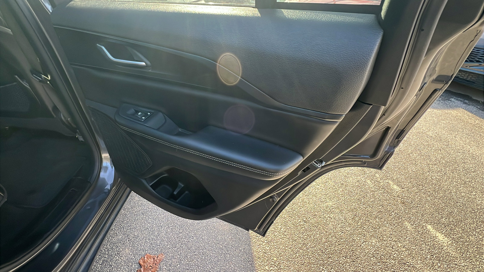 Used 2024 Jeep Grand Cherokee Altitude image 21