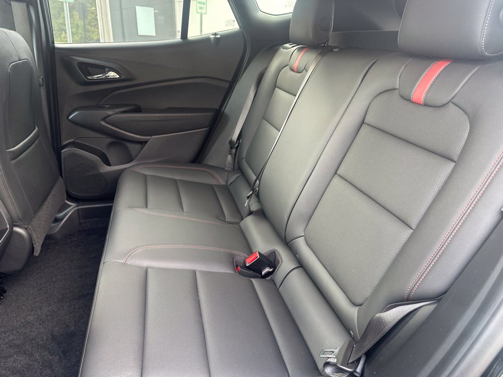 Used 2024 Chevrolet Trax RS FWD image 13