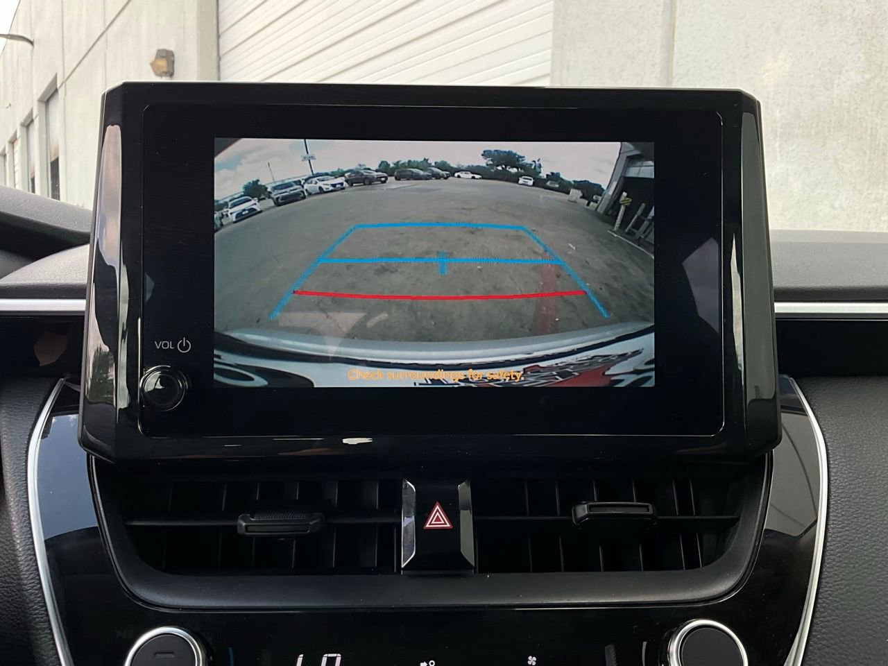 Used 2025 Toyota Corolla LE image 27