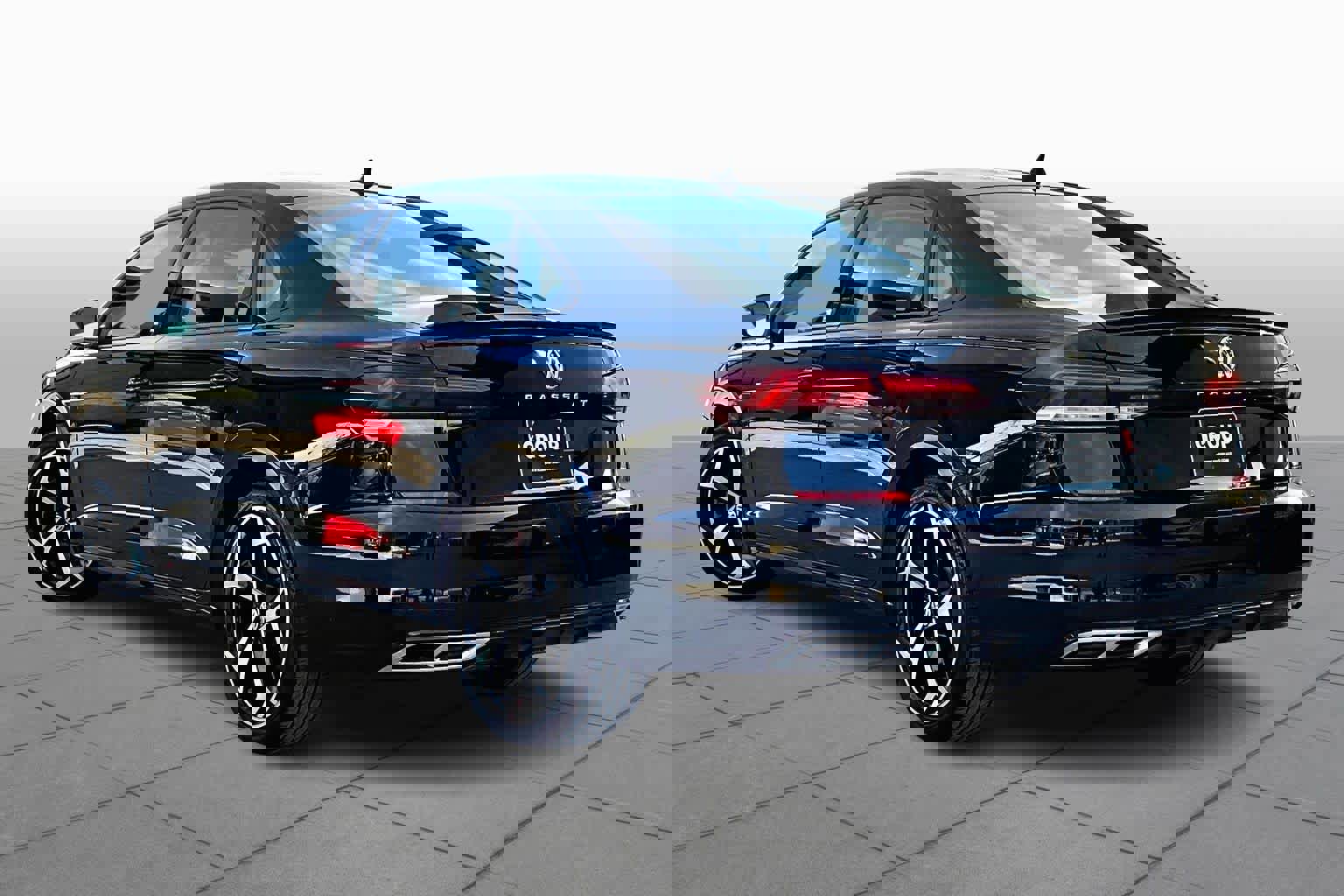 Used 2020 Volkswagen Passat 2.0T R-Line image 12