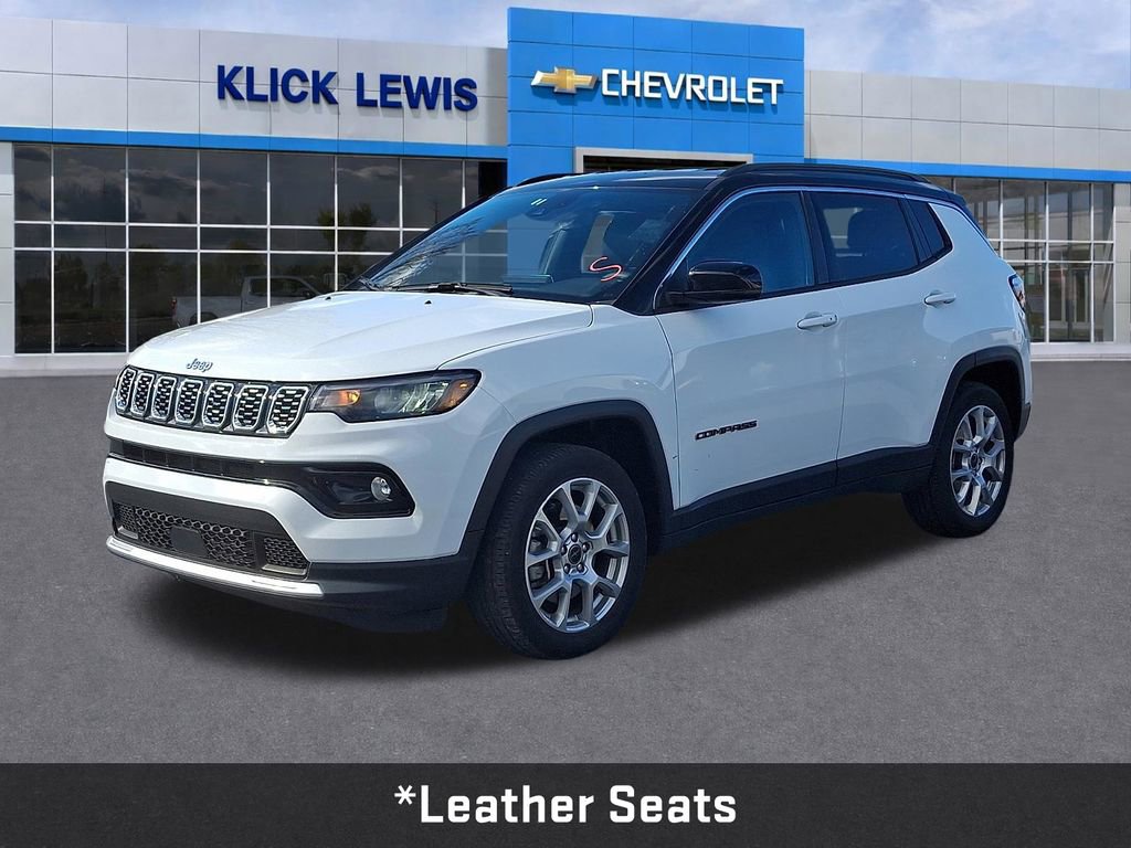 Used 2025 Jeep Compass Limited image 3