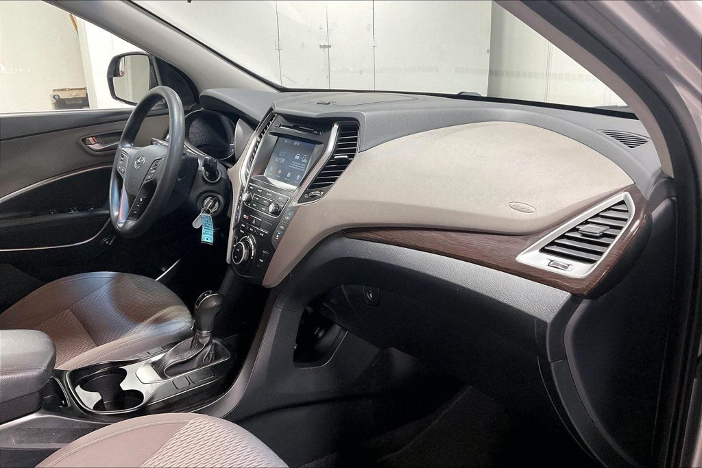 Used 2019 Hyundai Santa Fe XL SE FWD image 19