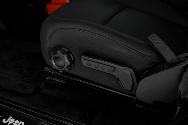 Used 2022 Jeep Wrangler Unlimited Sport image 26