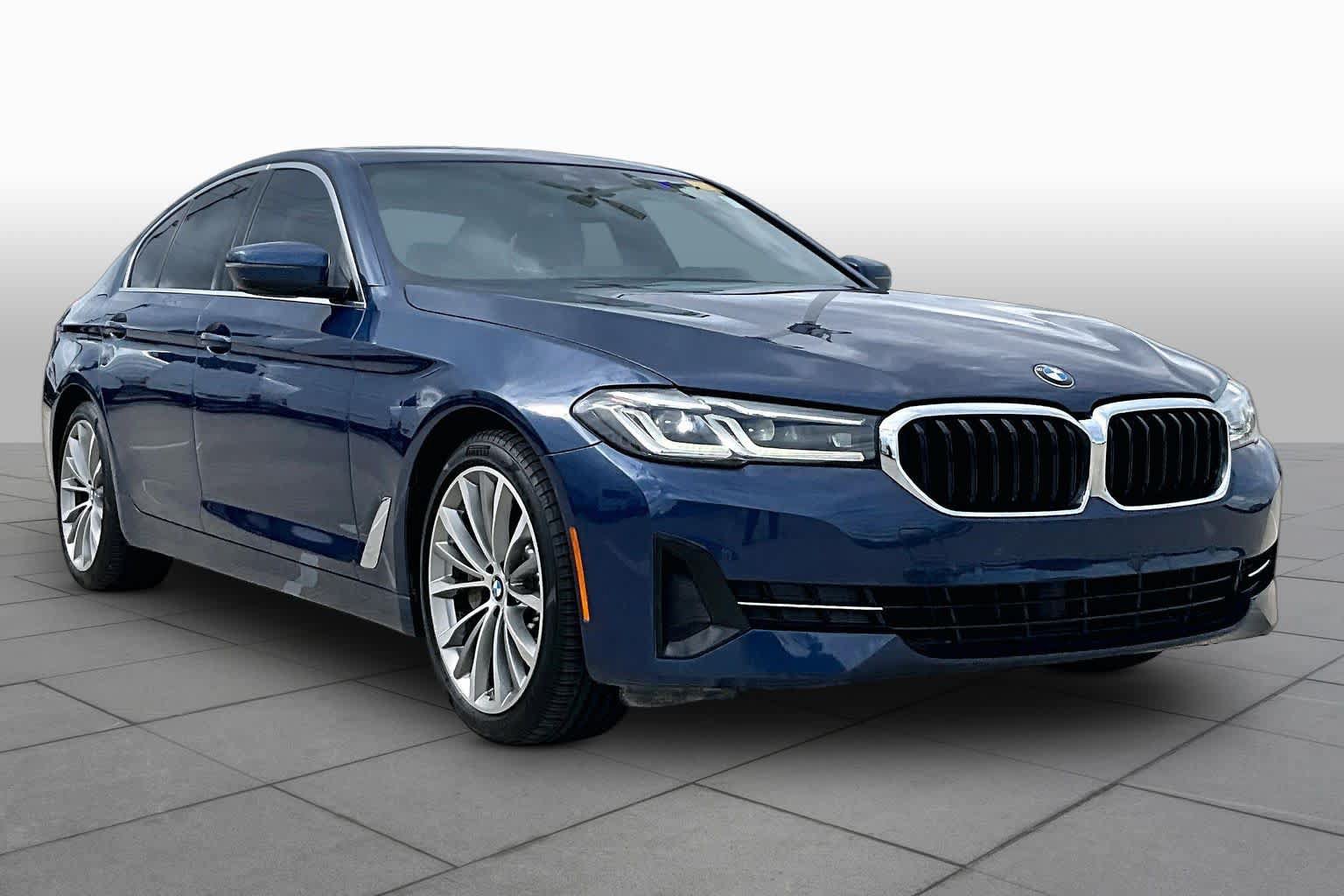Used 2023 BMW 530i w/ Convenience Package RWD image 3