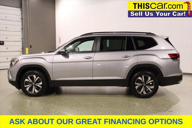 Used 2025 Volkswagen Atlas SE FWD image 4