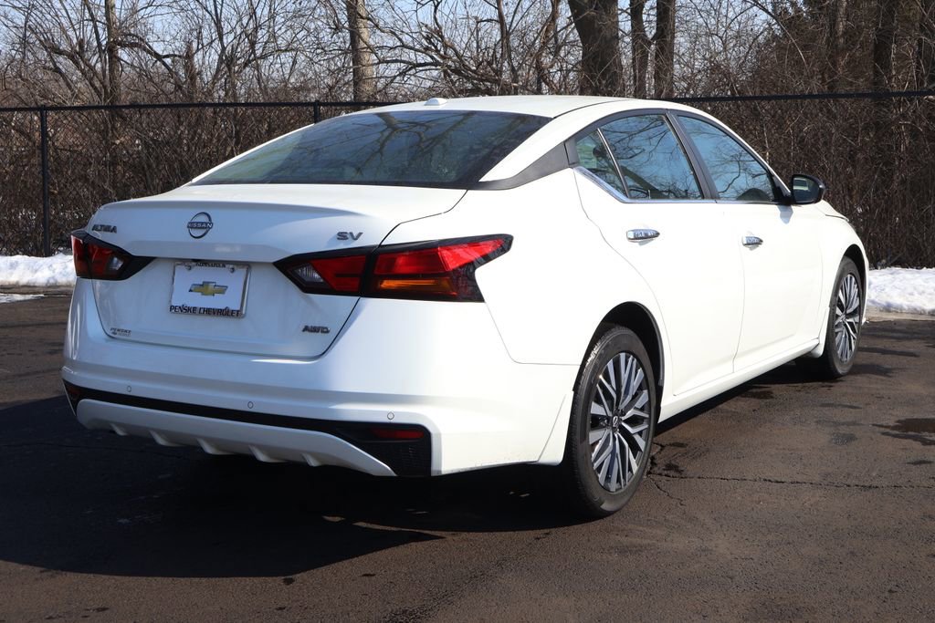 Used 2024 Nissan Altima 2.5 SV image 8