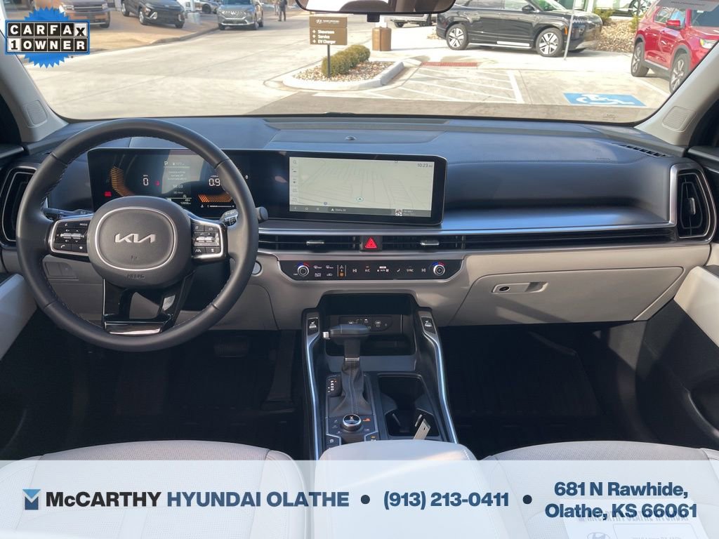 Used 2025 Kia Sorento S image 3
