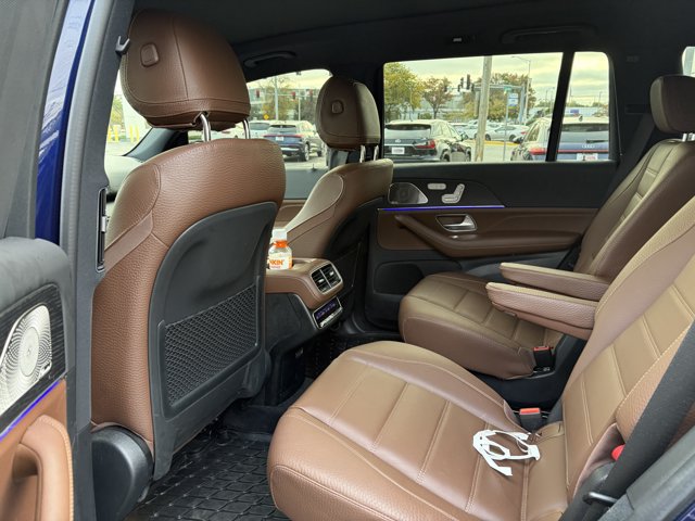 Used 2025 Mercedes-Benz GLS 580 4MATIC image 5