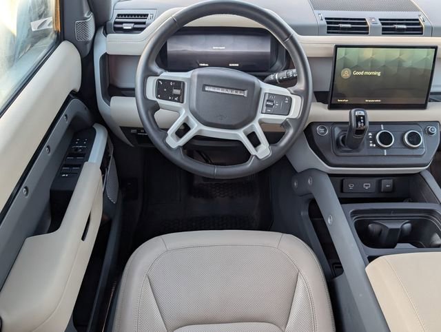 Used 2023 Land Rover Defender 130 SE image 8