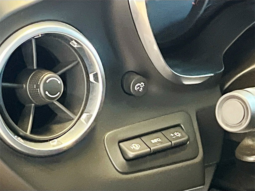 Used 2018 Chevrolet Camaro ZL1 image 9