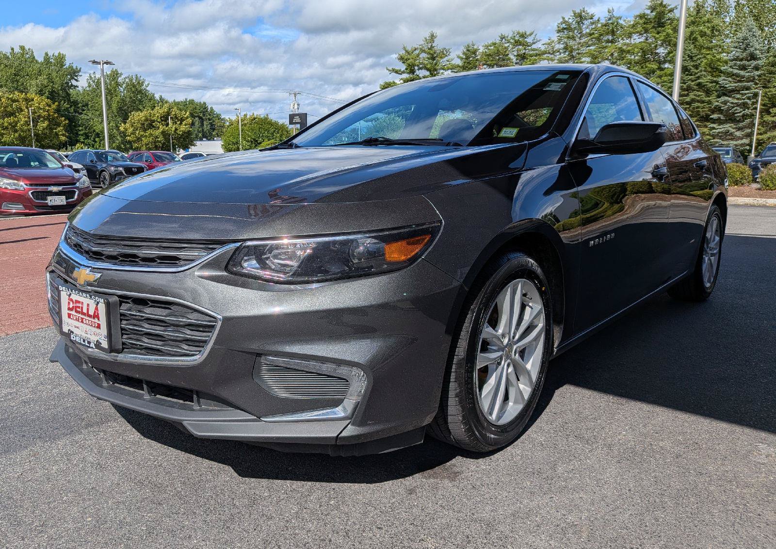 Used 2018 Chevrolet Malibu LT FWD image 4
