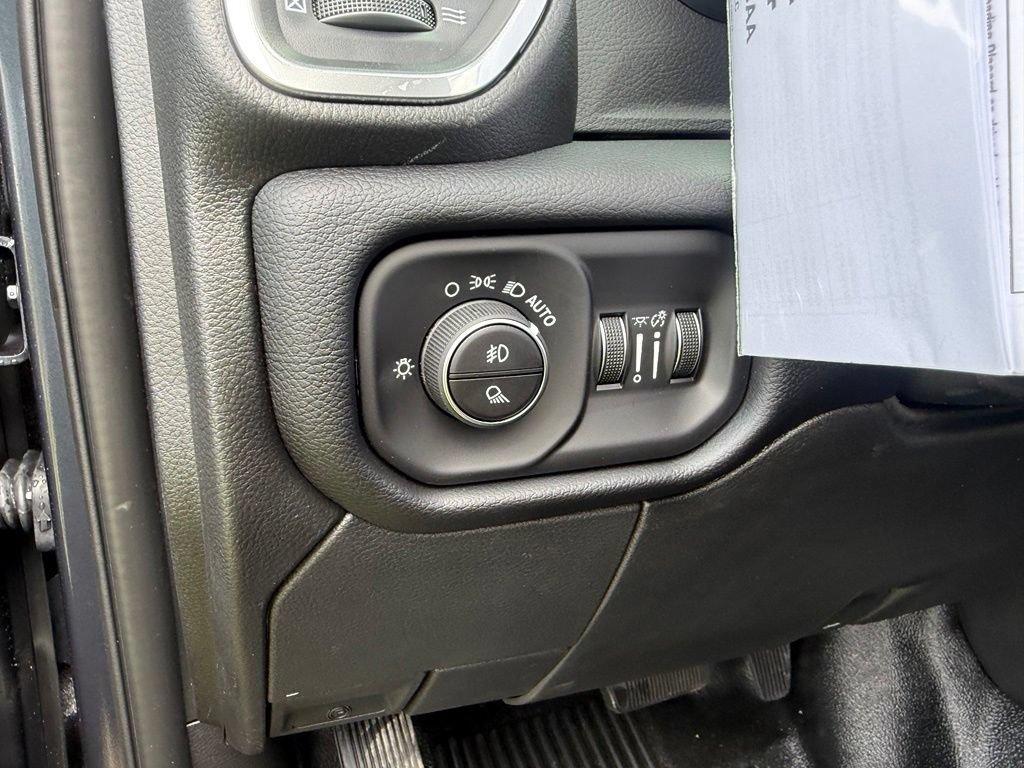 New 2026 RAM 5500 4x4 Crew Cab w/ Laramie Trim Package image 21