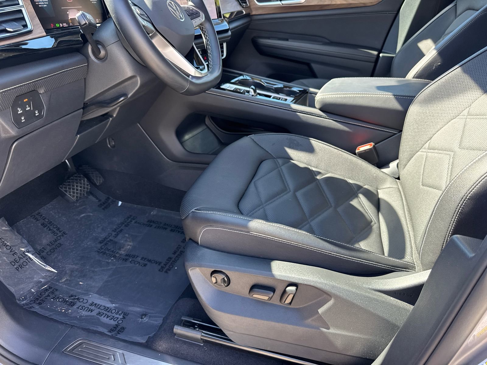 Used 2025 Volkswagen Atlas SE image 9