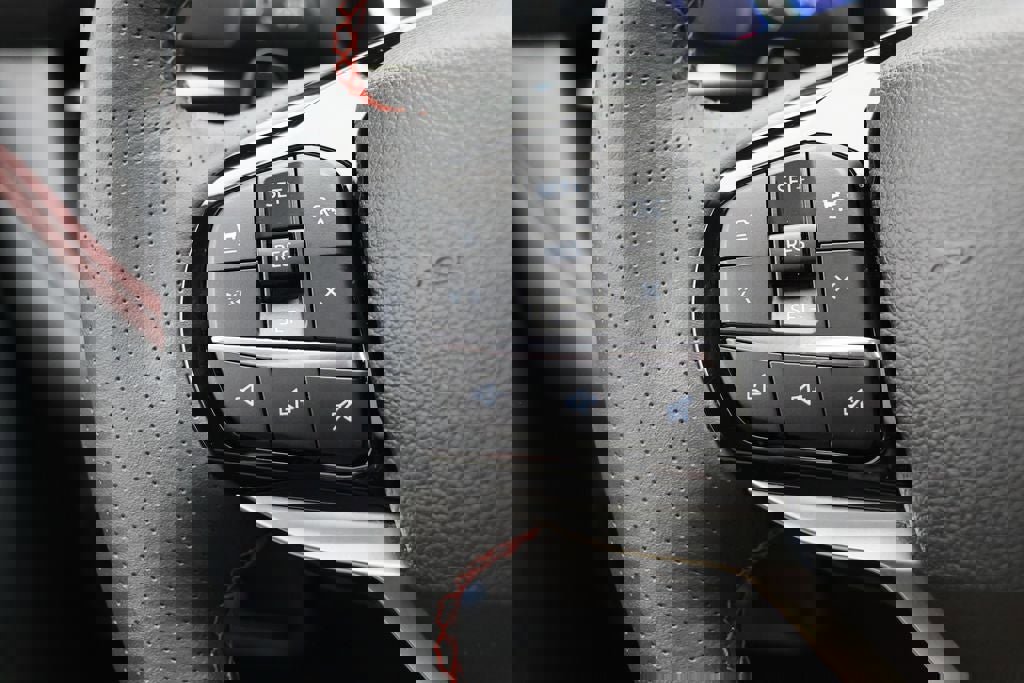 Used 2025 Ford Explorer ST AWD/4WD image 21