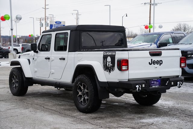 Used 2021 Jeep Gladiator Willys image 5