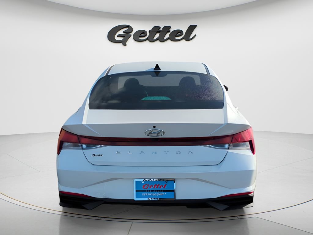 Used 2023 Hyundai Elantra SEL image 5
