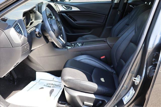 Used 2018 MAZDA MAZDA3 Touring FWD image 11
