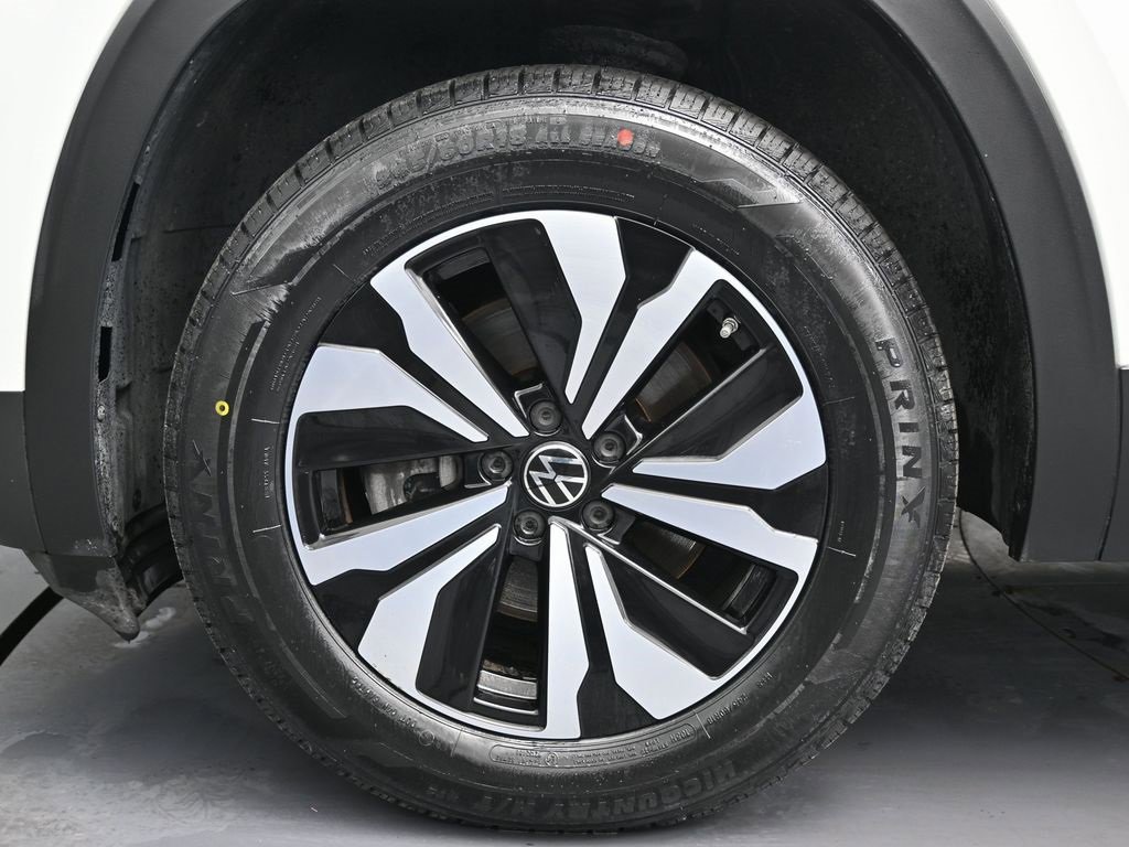 Used 2024 Volkswagen Atlas SE image 13