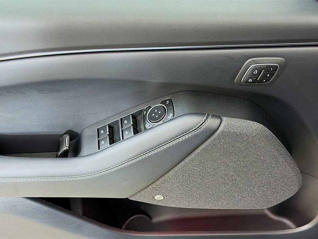 Used 2025 Ford Mustang Mach-E Premium AWD/4WD image 33