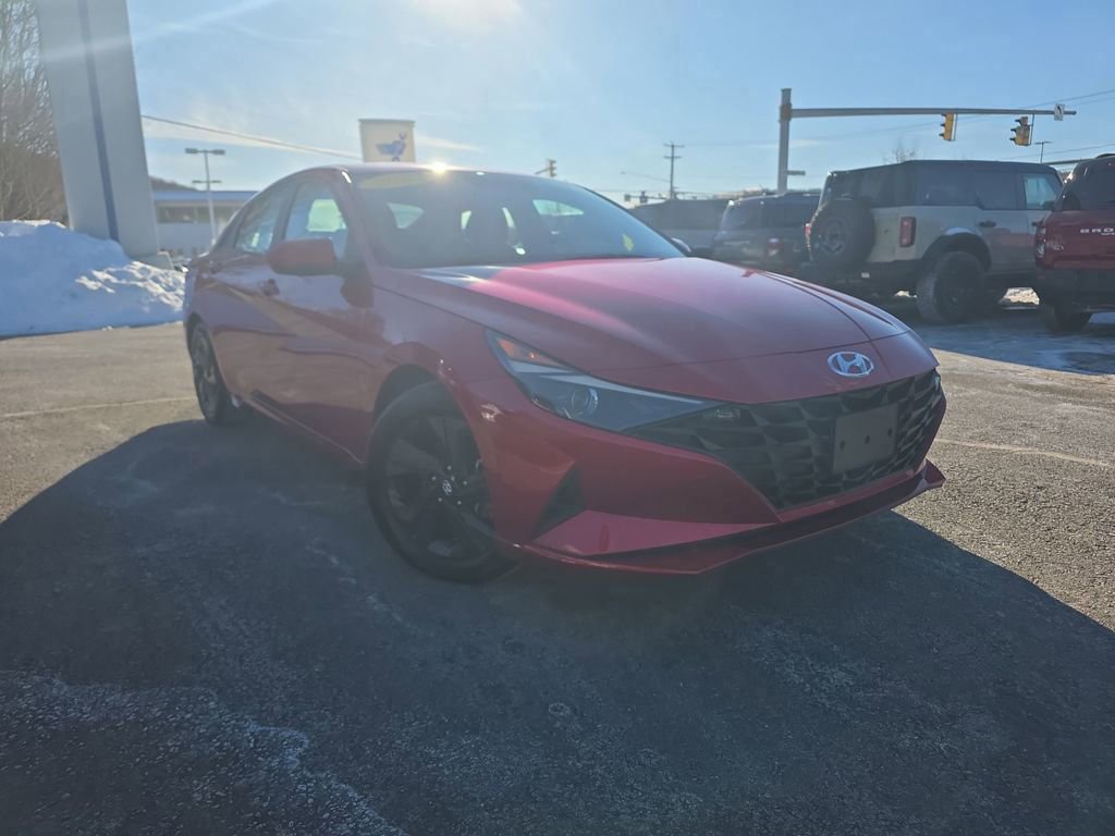 Used 2022 Hyundai Elantra SEL image 1