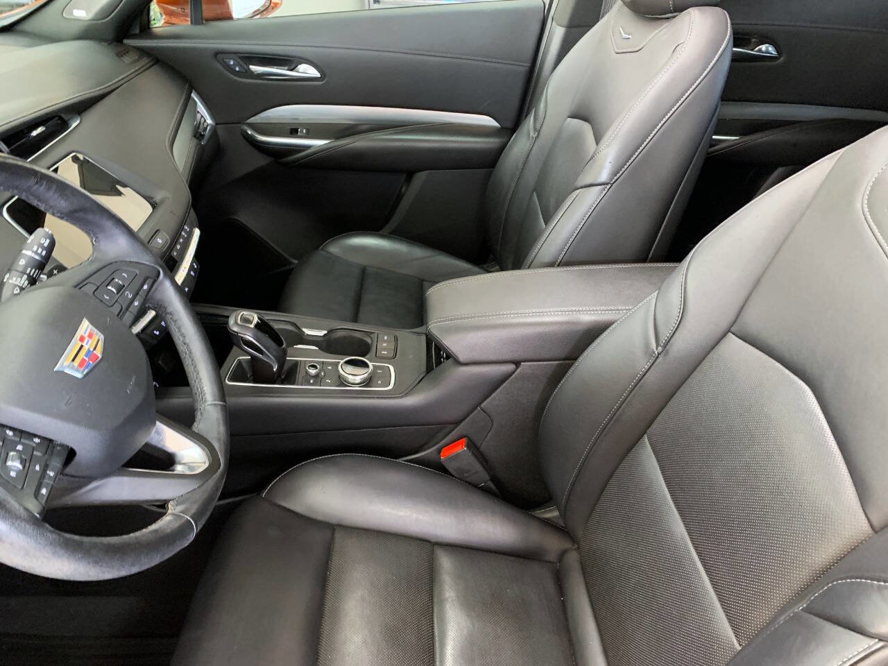 Used 2019 Cadillac XT4 Premium Luxury w/ Technology Package image 12